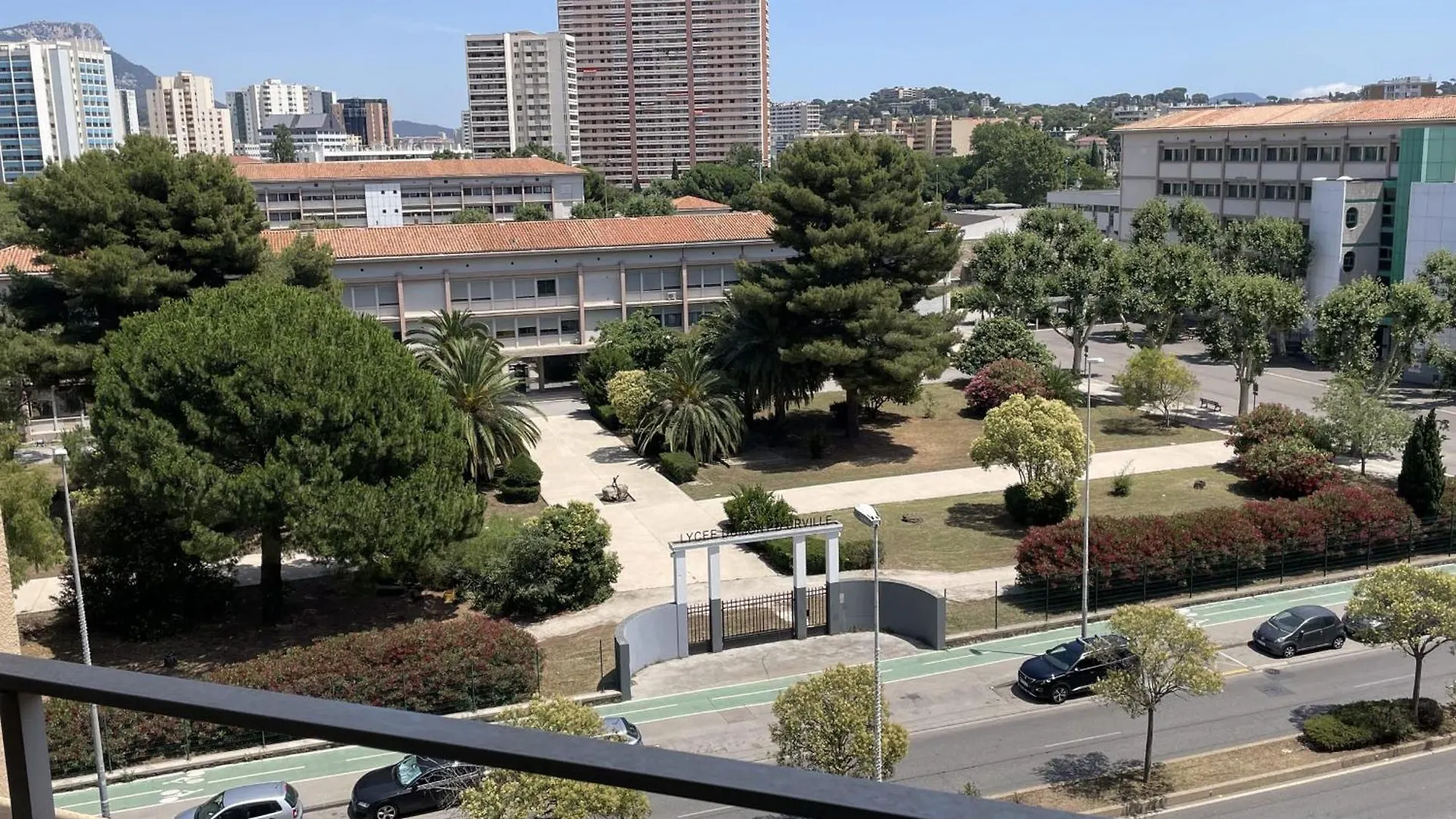 公寓 Nice T4 With Balcony Near Downtown 土伦
